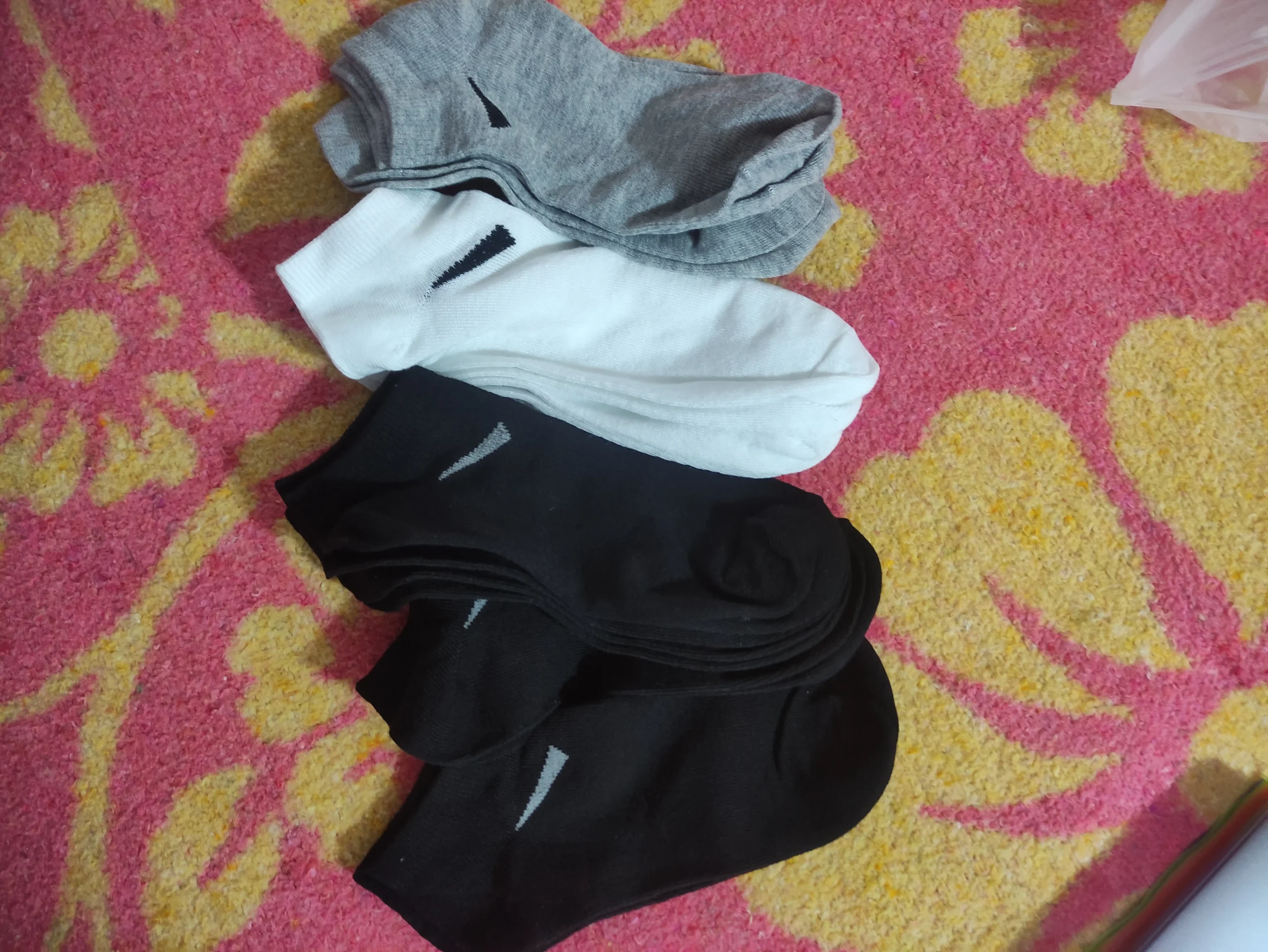20-piece socks mixed colors black white grey unboxed